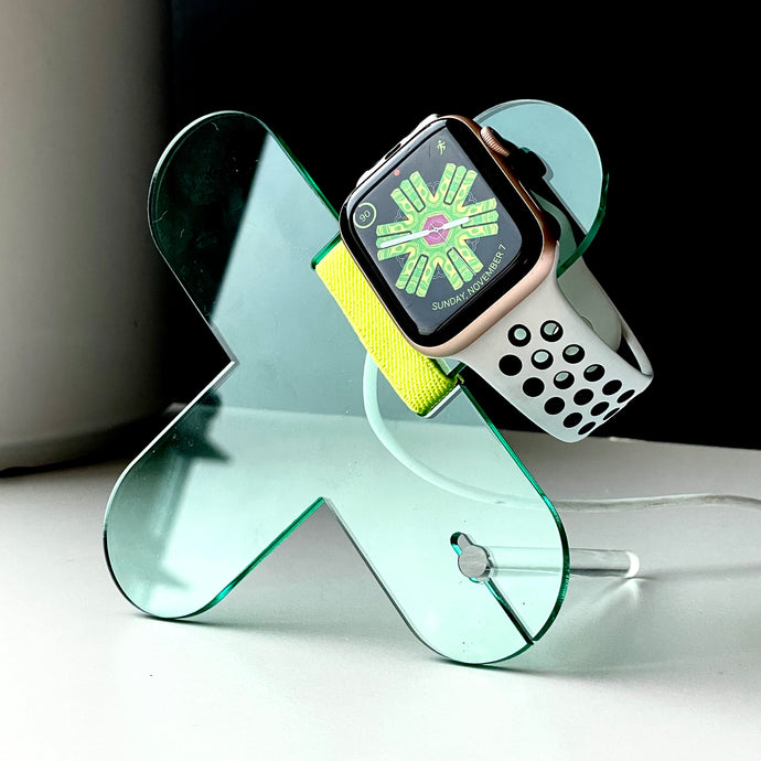 Expo — Apple Watch charging stand